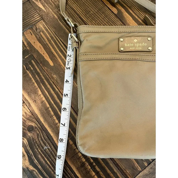 Kate Spade Crossbody Purse Travel Hobbit Academia Cottage Core Classic Simple - Picture 5 of 14